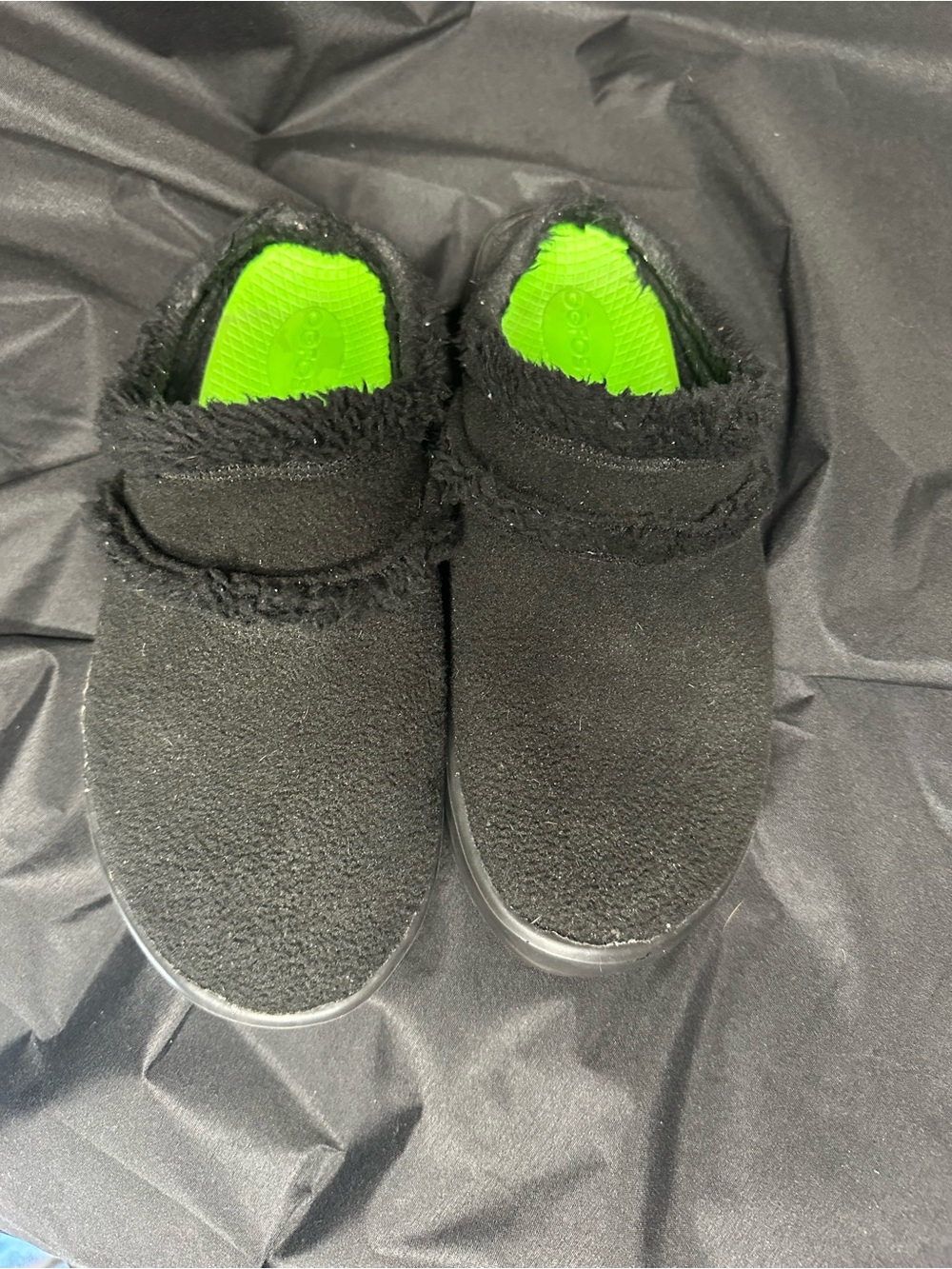 OOFOS Slip-On Shoes with Green Insole